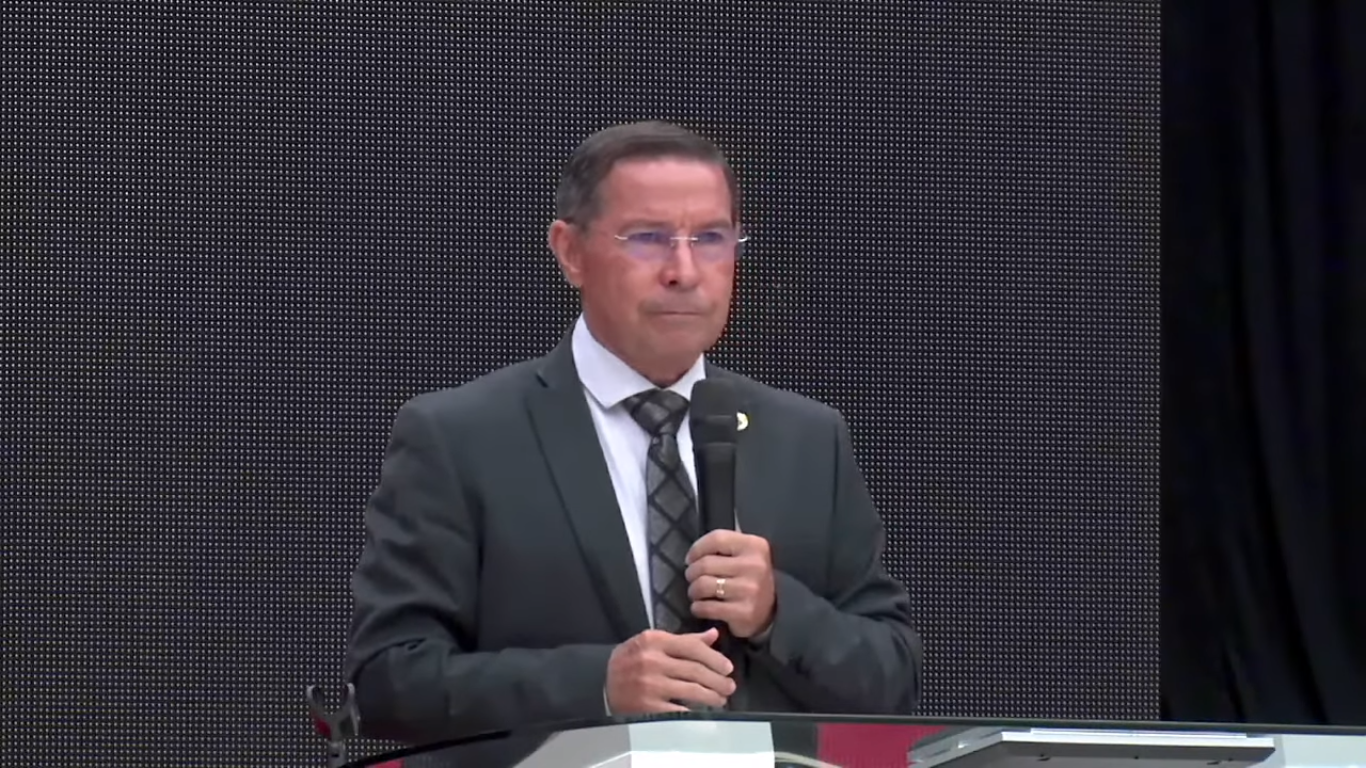 Deus é maior do que qualquer decreto