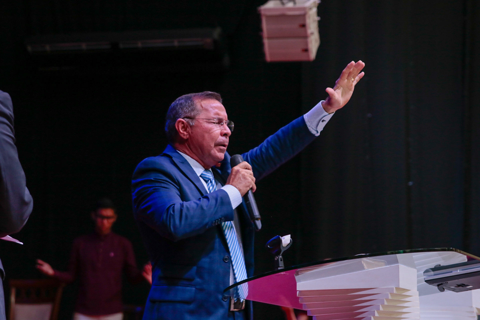 Seja fiél no pouco e no muito Deus te colocará