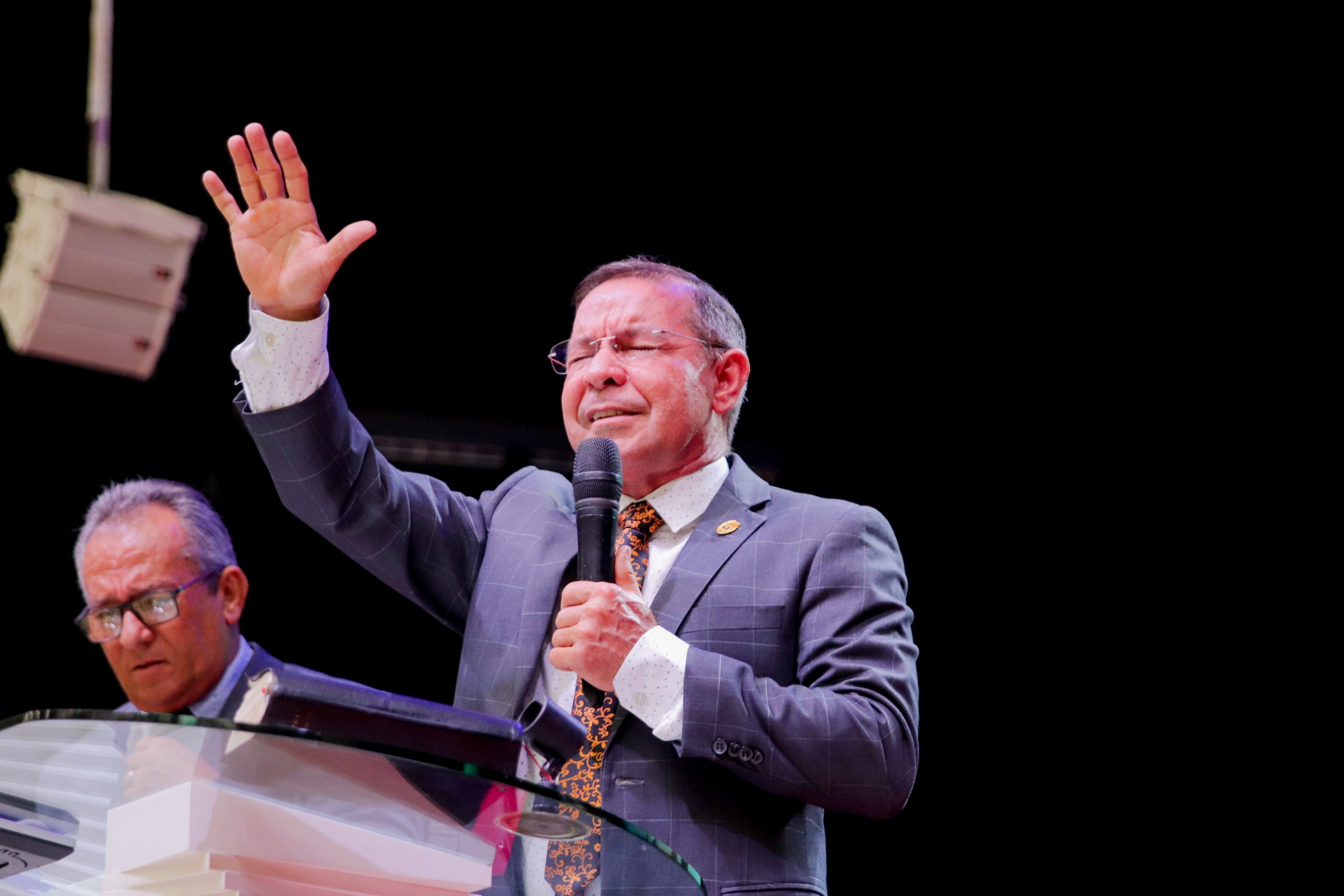 Não há outro como o nosso Deus