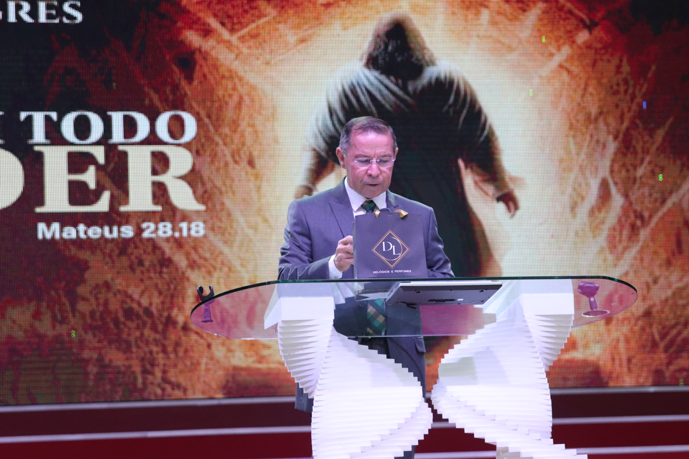 O domínio está nas mãos de Deus